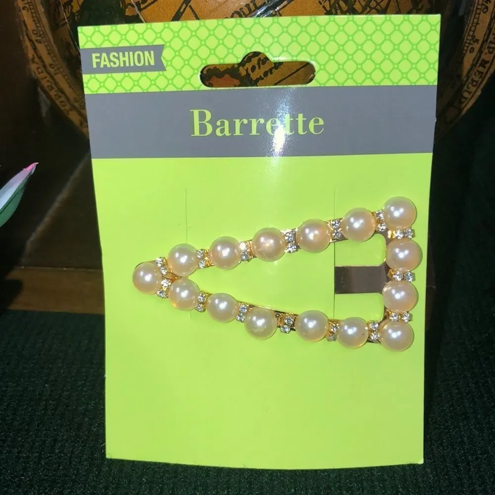 NWT Gold Tone White Pearls and Stones Triangular Hair Clip